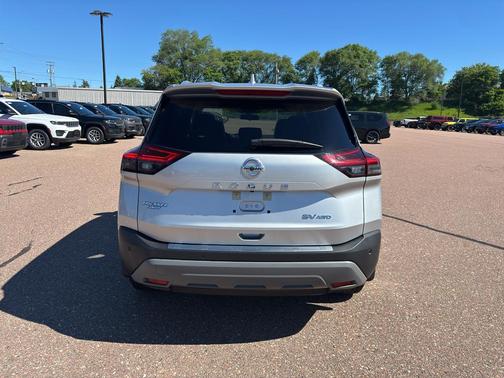 Brilliant Silver Metallic 2021 Nissan Rogue SV