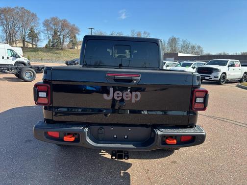 Black Clearcoat 2026 Jeep Gladiator Mojave X 4x4