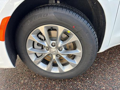 2026 Chrysler Pacifica L