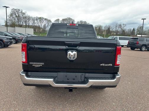 Diamond Black Crystal Pearlcoat 2021 RAM 1500 Big Horn/Lone Star