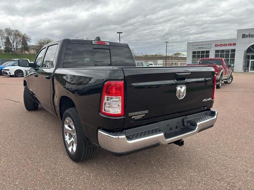 Diamond Black Crystal Pearlcoat 2021 RAM 1500 Big Horn/Lone Star