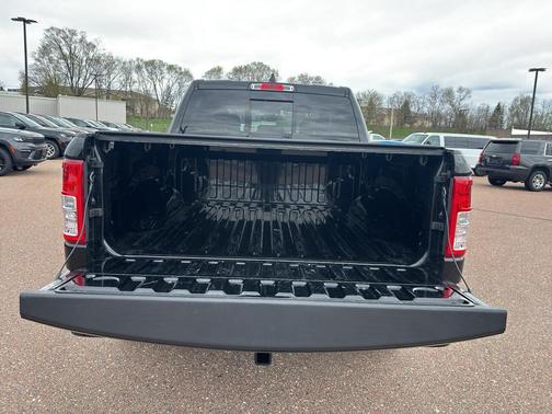 Diamond Black Crystal Pearlcoat 2021 RAM 1500 Big Horn/Lone Star