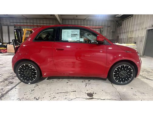 2024 FIAT 500e INSPI(RED) FWD