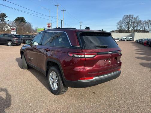 2026 Jeep Grand Cherokee Laredo