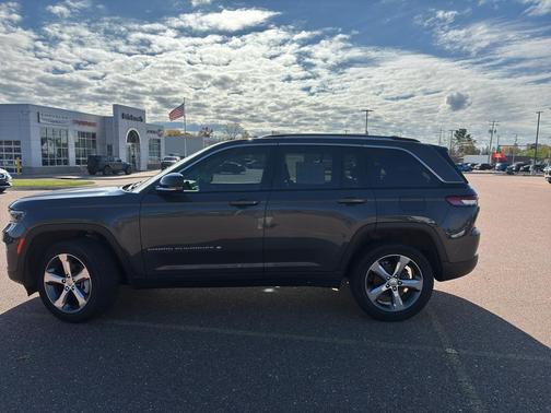 2022 Jeep Grand Cherokee Limited