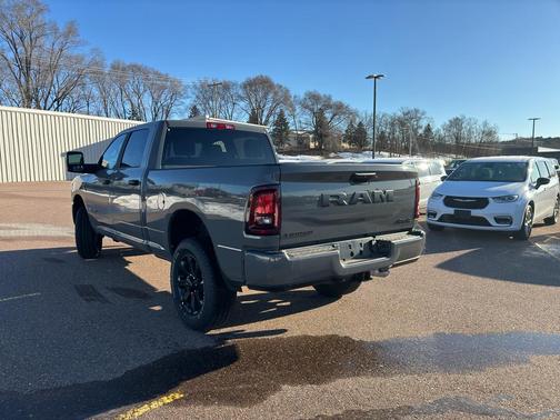 Ceramic Gray Clearcoat 2026 RAM 2500 Big Horn Crew Cab 4x4 6'4' Box