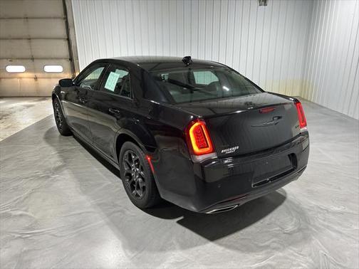 2022 Chrysler 300 Touring