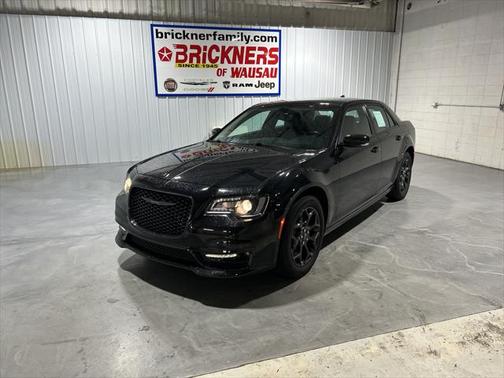 2022 Chrysler 300 Touring