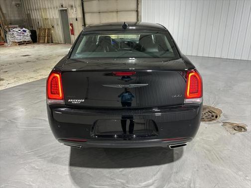 2022 Chrysler 300 Touring