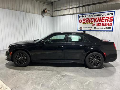 2022 Chrysler 300 Touring