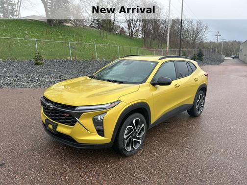 Nitro Yellow Metallic 2024 Chevrolet Trax FWD 2RS