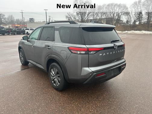 2024 Nissan Pathfinder SV 4WD