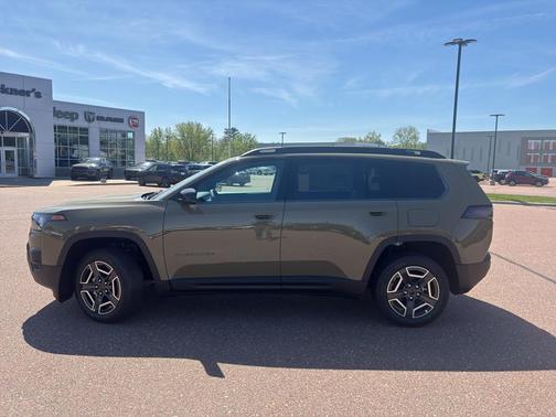 '41 2026 Jeep Cherokee Laredo 4x4
