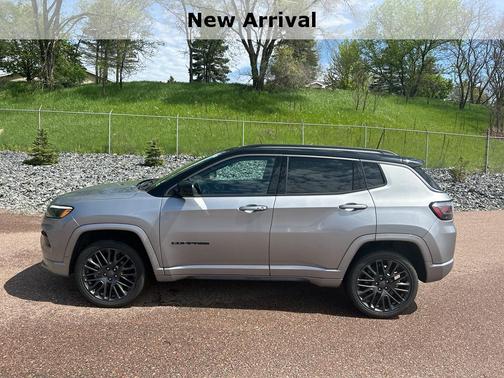 Billet Silver Metallic Clearcoat 2022 Jeep Compass High Altitude