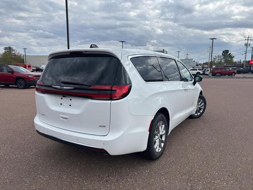 Bright White Clearcoat 2026 Chrysler Pacifica L