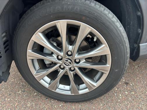 2018 Toyota RAV4 Hybrid SE