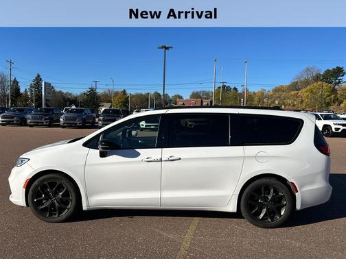 2025 Chrysler Pacifica Limited