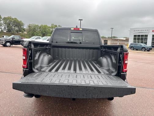 Diamond Black Crystal Pearlcoat 2027 RAM 1500 Big Horn/Lone Star