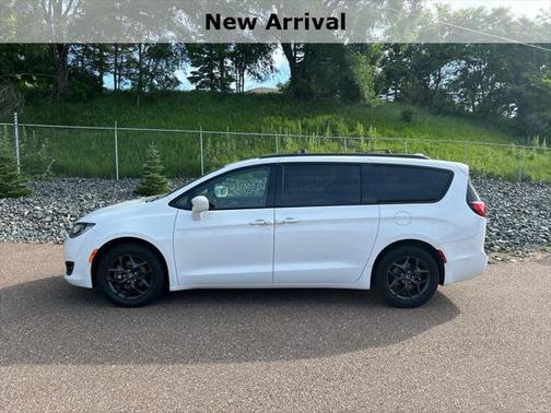 2020 Chrysler Pacifica Touring-L Plus