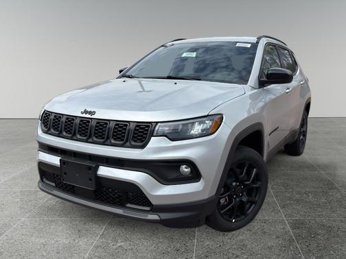 Silver Zynith Metallic Clearcoat 2026 Jeep Compass Latitude