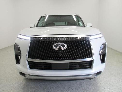 Radiant White 2025 INFINITI QX80 LUXE