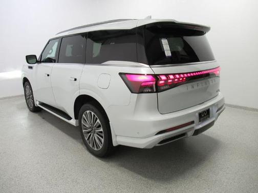 Radiant White 2025 INFINITI QX80 LUXE