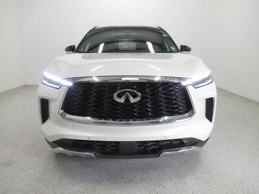 Majestic White / Black Obsidian 2022 INFINITI QX60 AUTOGRAPH
