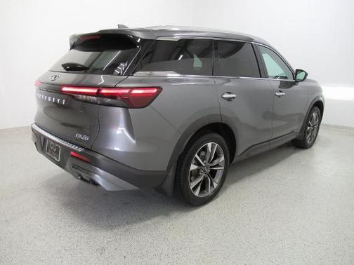 2022 INFINITI QX60 LUXE