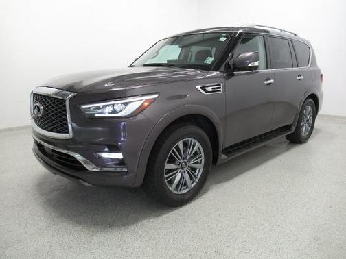 2022 INFINITI QX80 LUXE