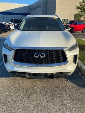2023 INFINITI QX60 LUXE