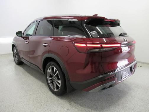 2022 INFINITI QX60 LUXE