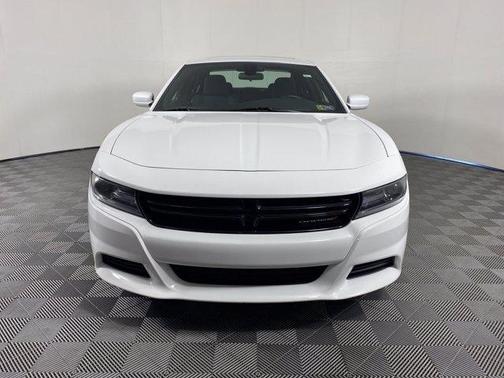 Photo 2 of 25 of 2019 Dodge Charger SXT