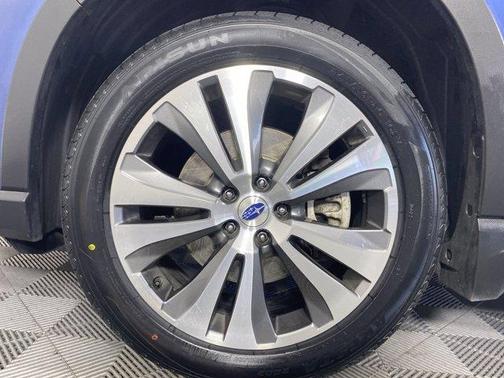 Photo 4 of 25 of 2019 Subaru Ascent Limited 7-Passenger