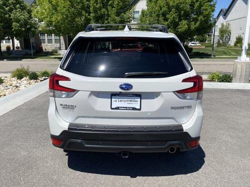 Crystal White Pearl 2022 Subaru Forester Limited