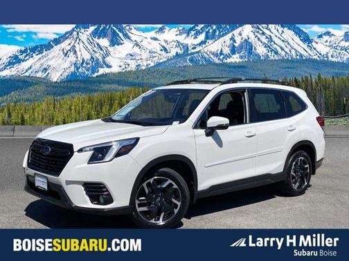 Crystal White Pearl 2022 Subaru Forester Limited