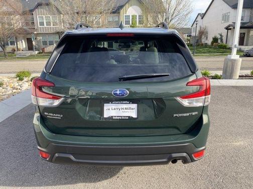 Cascade Green Silica 2023 Subaru Forester Premium