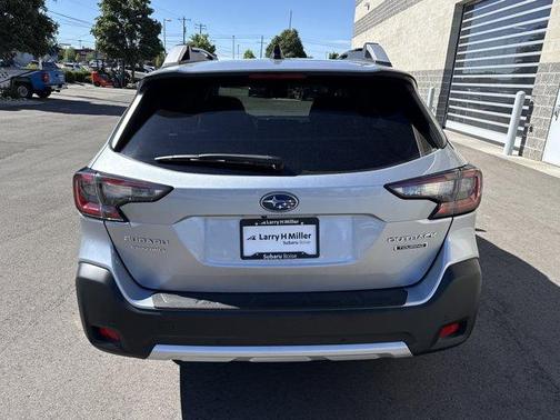 Ice Silver Metallic 2025 Subaru Outback Touring