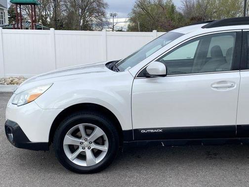 Satin White Pearl 2014 Subaru Outback 2.5i Premium