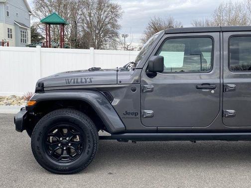 2021 Jeep Gladiator Sport