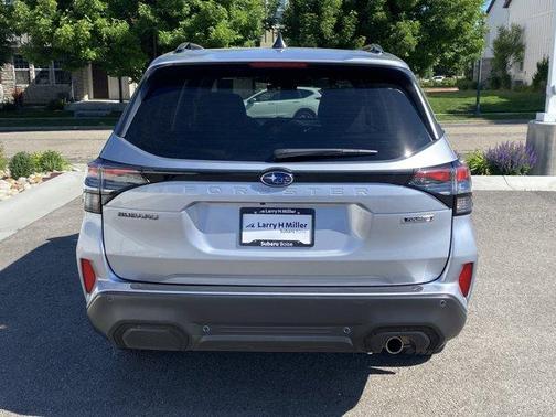 Ice Silver Metallic 2025 Subaru Forester Touring