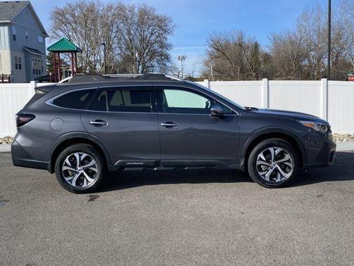 2022 Subaru Outback Touring