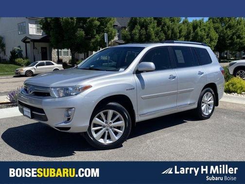 Classic Silver Metallic 2013 Toyota Highlander Hybrid Limited