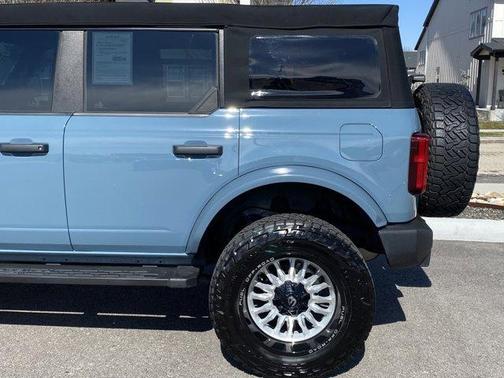 2023 Ford Bronco Base