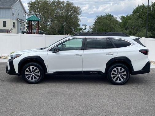 Crystal White Pearl 2024 Subaru Outback Premium