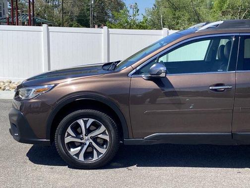 Cinnamon Brown Pearl 2022 Subaru Outback Touring