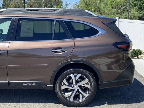 Cinnamon Brown Pearl 2022 Subaru Outback Touring