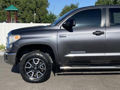 2014 Toyota Tundra SR5