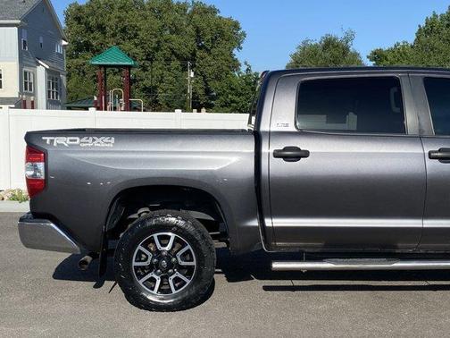 2014 Toyota Tundra SR5