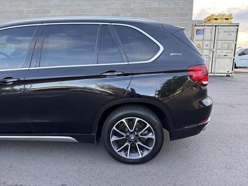 Black Sapphire Metallic 2018 BMW X5 eDrive xDrive40e