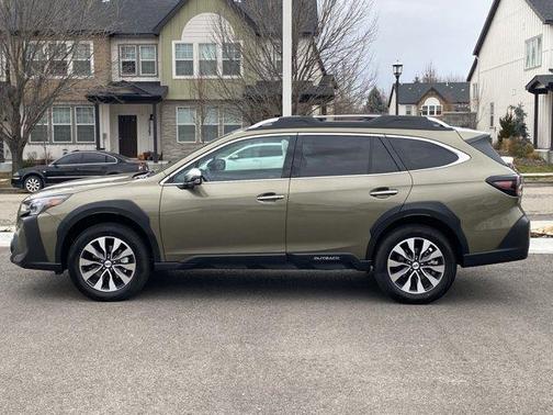 2025 Subaru Outback Touring XT